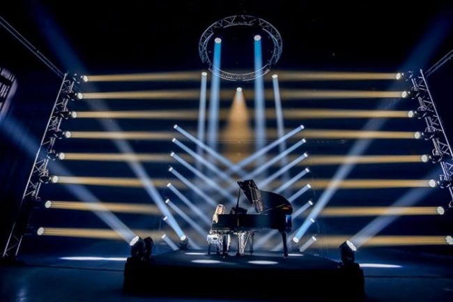 Robe-LEDBeam-350-696×464