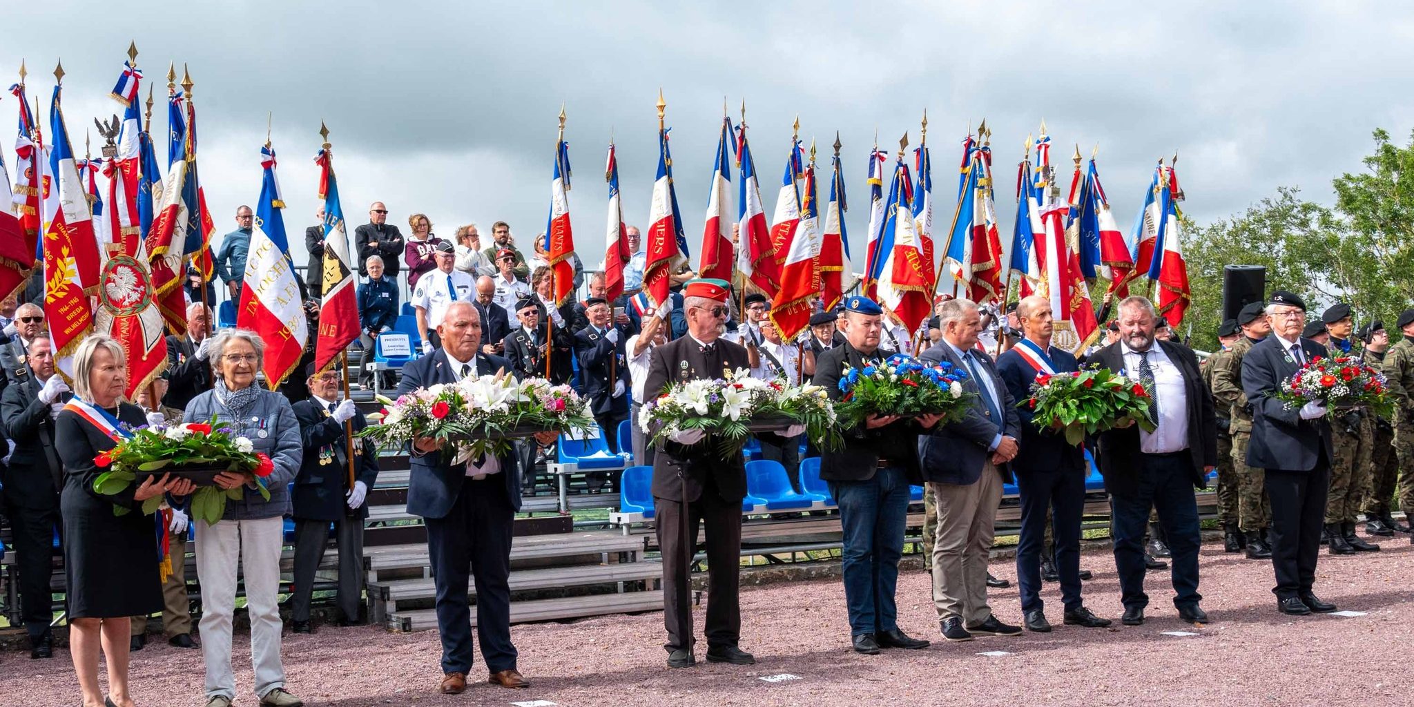 370272209_313694941223678_1792089917747190793_n Tribunes pour 480 places